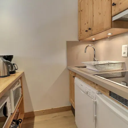 3 Pieces Avec Balcon Sud, Cheminee Et Wi-fi Gratuit, A Deux Pas Des Pistes - Fr-1-182-57 Apartment